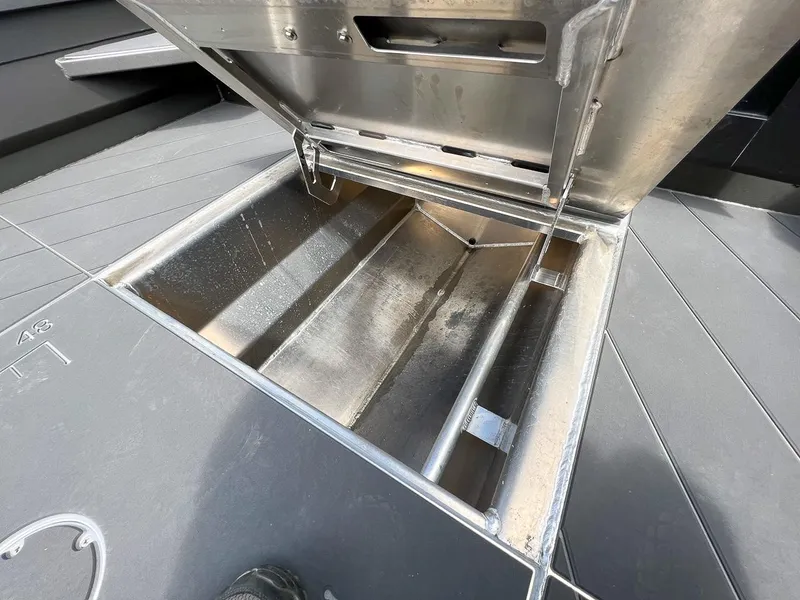 Slide: The Image of Stabi-Craft 2750 Ultra Centrecab 2027 - 20