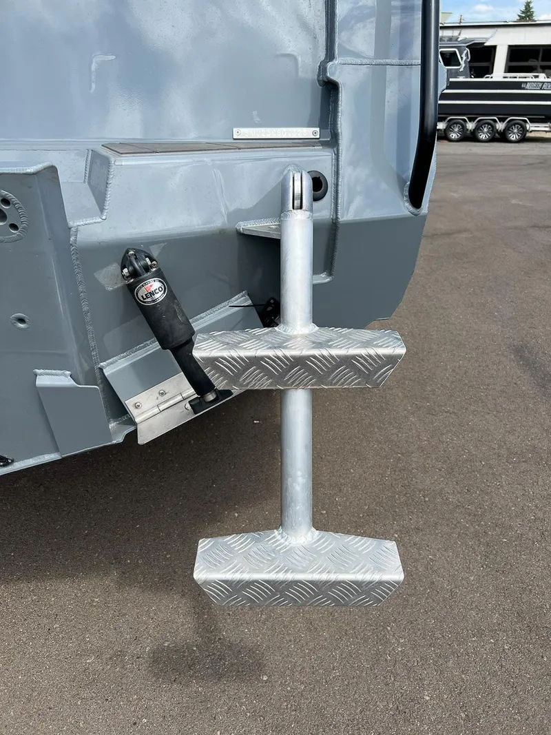Slide: The Image of Stabi-Craft 2750 Ultra Centrecab 2027 - 27