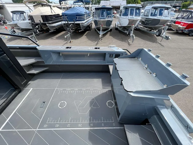 Slide: The Image of Stabi-Craft 2750 Ultra Centrecab 2027 - 23