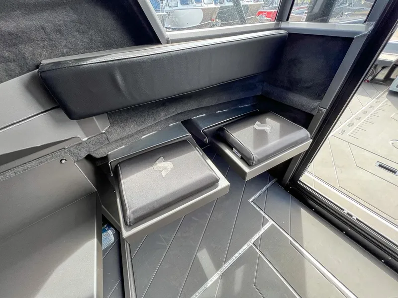 Slide: The Image of Stabi-Craft 2750 Ultra Centrecab 2027 - 16