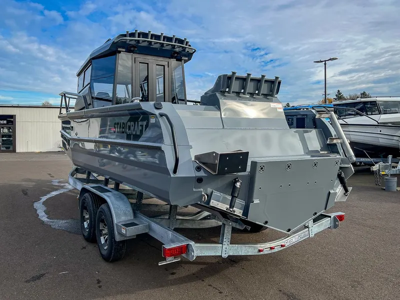 Slide: The Image of Stabi-Craft 2750 Ultra Centrecab 2027 - 5