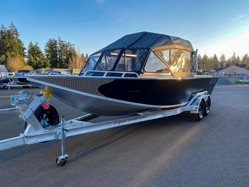 Slide: The Image of North River 24 Commander 2027 - 7