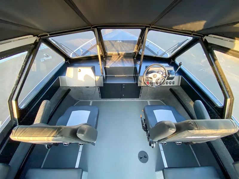 Slide: The Image of North River 24 Commander 2027 - 10