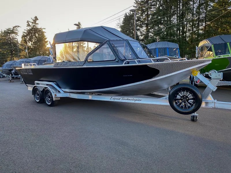 Slide: The Image of North River 24 Commander 2027 - 6