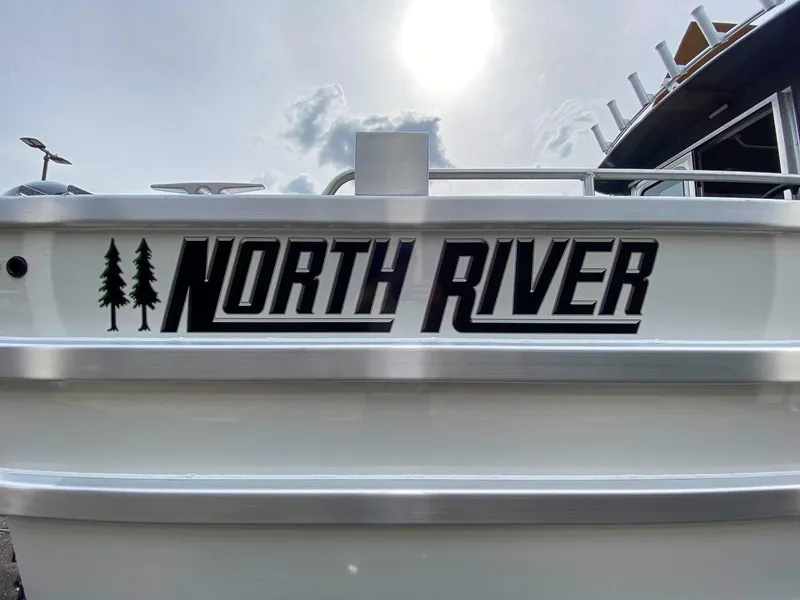 Slide: The Image of North River 2500S WT 2027 - 27
