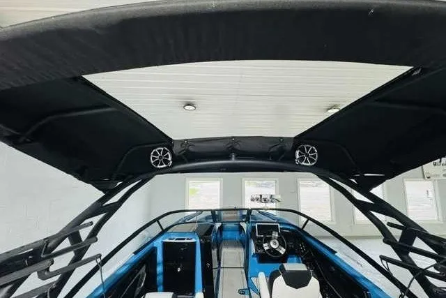 Slide: The Image of 2022 Yamaha Boats 255XD interior with sleek design and modern features. - 4