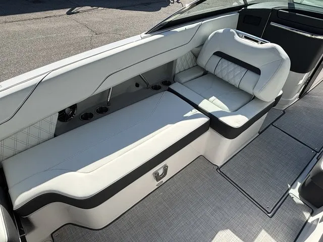 Slide: The Image of Regal LS6 2027 - 14