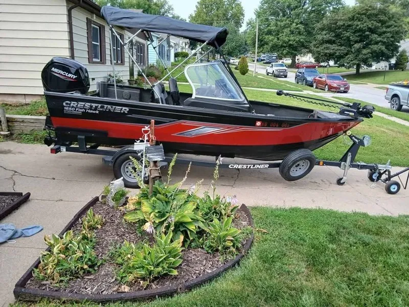 Slide: The Image of Crestliner 1650 Fish Hawk 2023 - 1