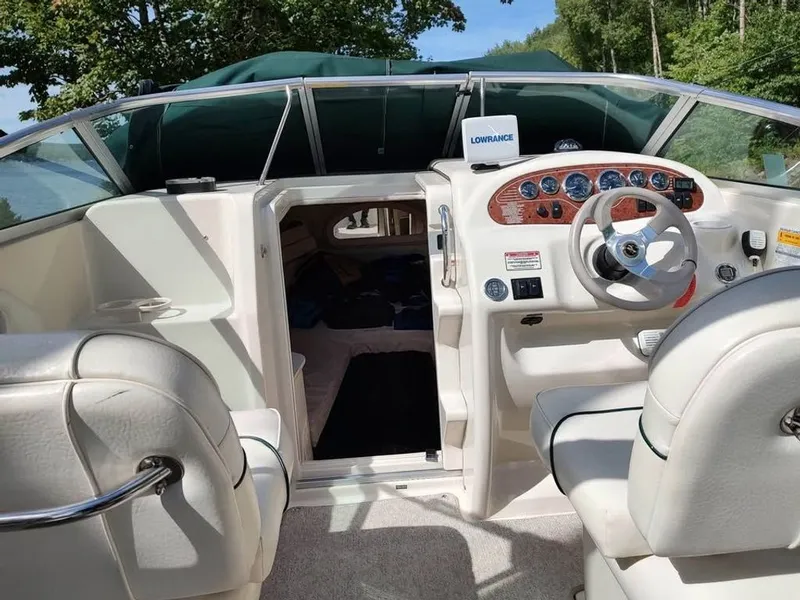 Slide: The Image of Sea Ray 215 Express Cruiser 2000 - 3