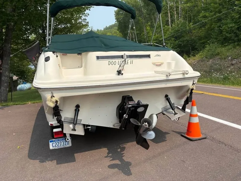 Slide: The Image of Sea Ray 215 Express Cruiser 2000 - 6
