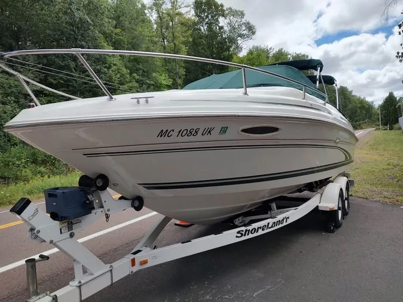Slide: The Image of Sea Ray 215 Express Cruiser 2000 - 2