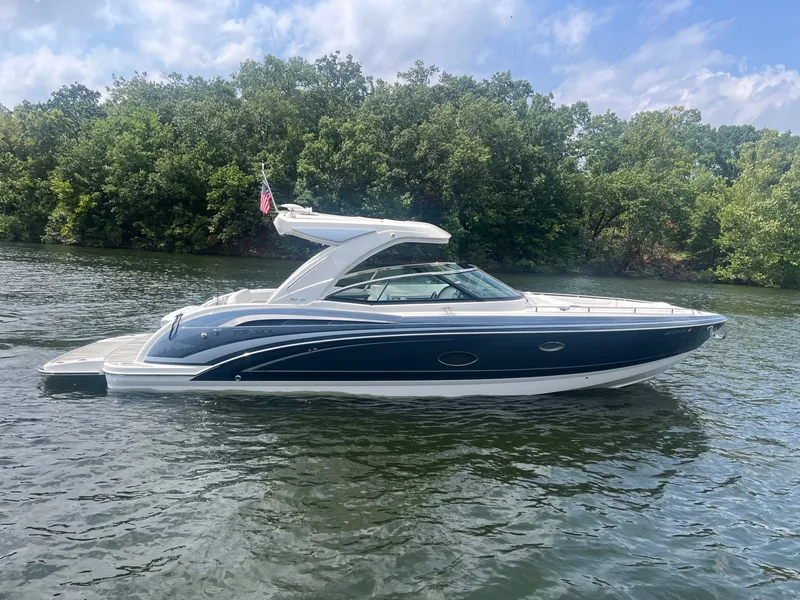 The Image of Formula 350 Crossover Bowrider 2021 - 0