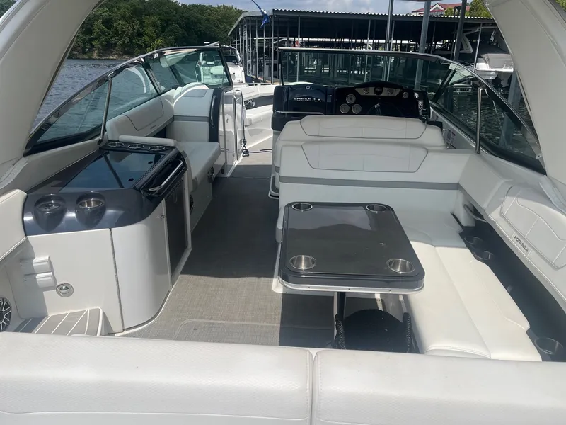 Slide: The Image of Formula 350 Crossover Bowrider 2021 - 2