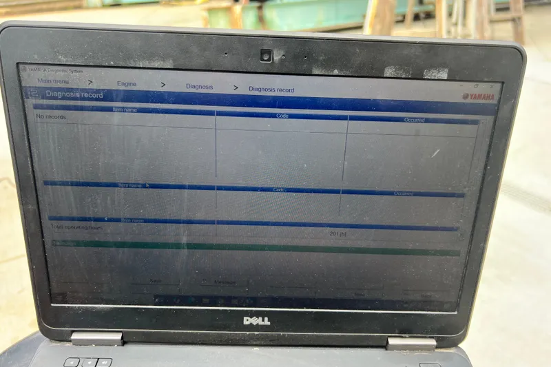 Slide: The Image of Laptop displaying Yamaha diagnostic system for 2006 Princecraft Vantage 22 L-SS, showing no records. - 15
