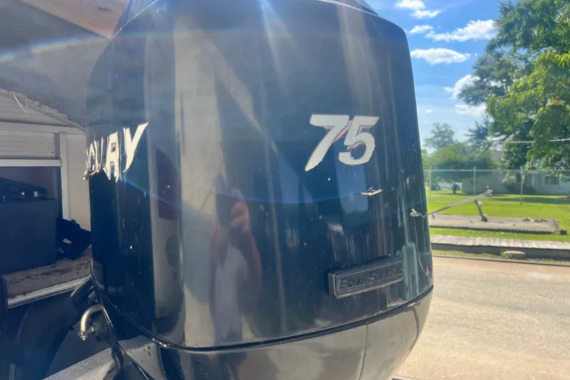 Slide: The Image of Mercury 75 horsepower outboard motor on a 2006 Princecraft Versailles 22 LP-SS boat. - 4