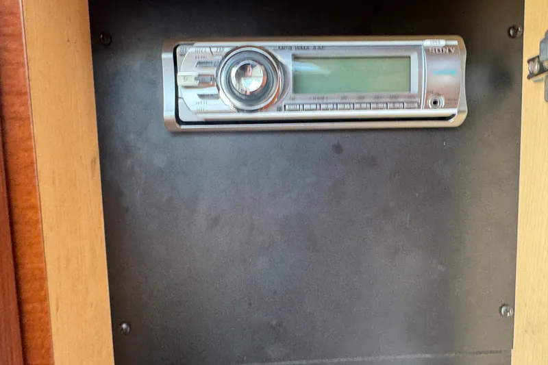 Slide: The Image of Sony stereo system inside a 2006 Sea Ray Sundancer 260 boat cabin. - 21