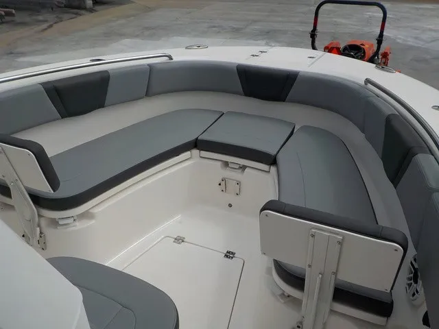 Slide: The Image of Robalo R270 Center Console 2027 - 14