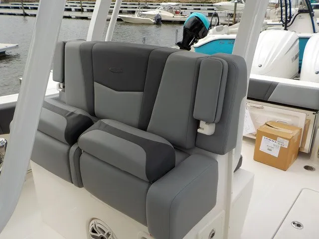 Slide: The Image of Robalo R270 Center Console 2027 - 18