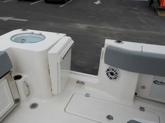 Slide: The Image of Robalo R270 Center Console 2027 - 23