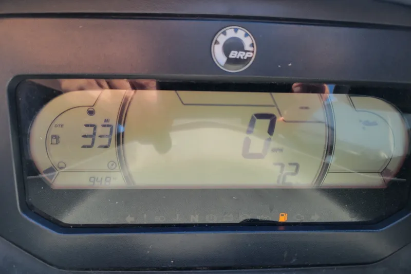 Slide: The Image of Dashboard of 2022 Sea-Doo FishPro Trophy 170 showing 33 miles range. - 18