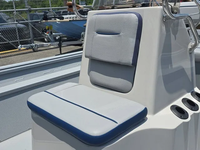 Slide: The Image of G3 Gator Tough 18 CCT DLX 2026 - 15