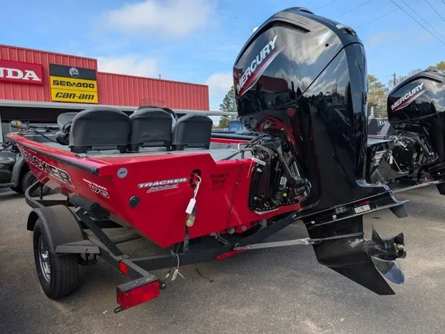 Slide: The Image of Tracker Pro Team 175 Crappie Edition 2026 - 28