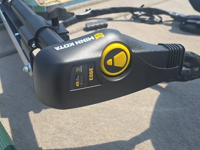 Slide: The Image of Tracker Bass Tracker Classic Limited 2026 - 20