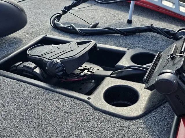 Slide: The Image of Tracker Savage 215 2026 - 15