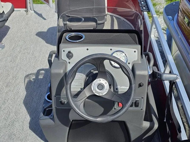 Slide: The Image of Sun Tracker Bass Buggy 16 XL Select 2026 - 25