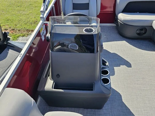 Slide: The Image of Sun Tracker Party Barge 16 DLX 2026 - 21