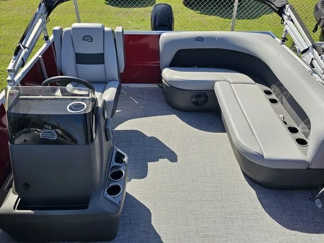 Slide: The Image of Sun Tracker Party Barge 16 DLX 2026 - 34