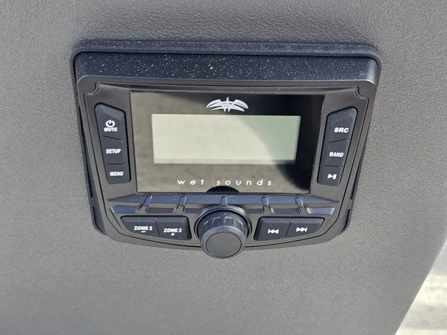 Slide: The Image of Sun Tracker Bass Buggy 18 DLX 2026 - 34