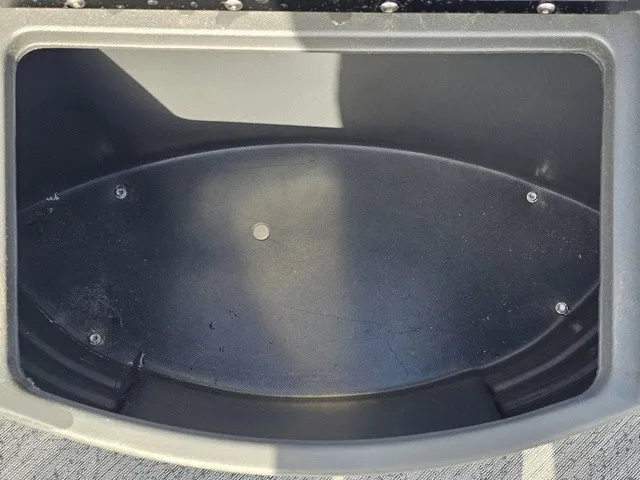 Slide: The Image of Sun Tracker Bass Buggy 18 DLX 2026 - 19