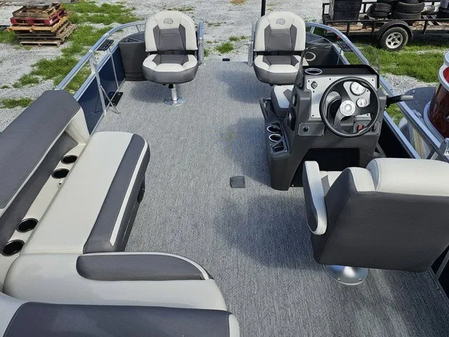 Slide: The Image of Sun Tracker Bass Buggy 18 DLX 2026 - 28