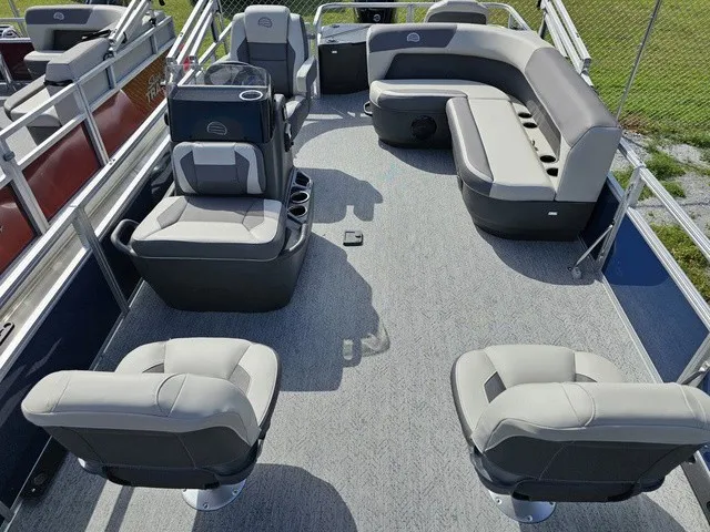 Slide: The Image of Sun Tracker Bass Buggy 18 DLX 2026 - 15