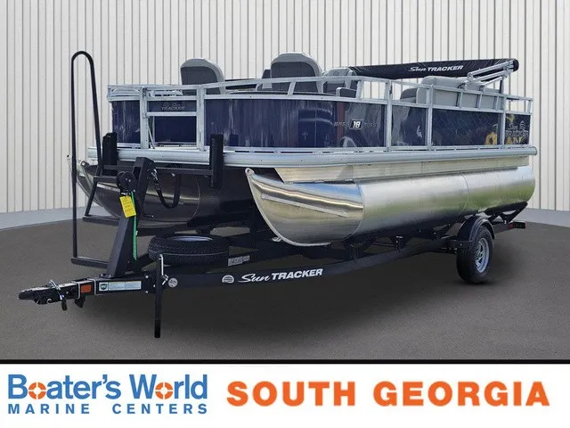 The Image of Sun Tracker Bass Buggy 18 DLX 2026 - 1
