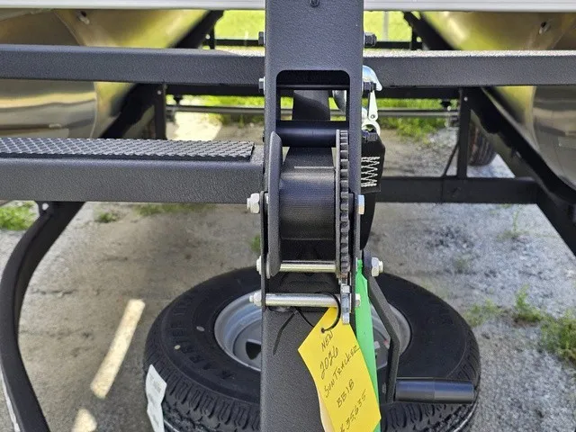 Slide: The Image of Sun Tracker Bass Buggy 18 DLX 2026 - 14