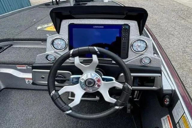Slide: The Image of Steering console of 2025 Nitro Z20 XL boat with advanced navigation system. - 18