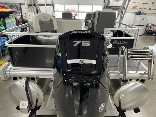 Slide: The Image of Sun Tracker Bass Buggy 18 DLX 2027 - 29