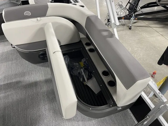 Slide: The Image of Sun Tracker Bass Buggy 18 DLX 2027 - 23