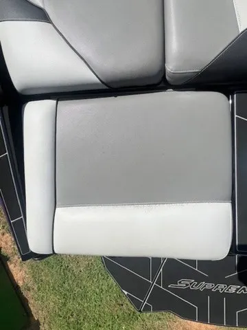 Slide: The Image of Supreme ZS 232 2020 - 23