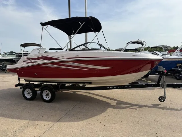 The Image of Bayliner VR5 Bowrider 2020 - 1