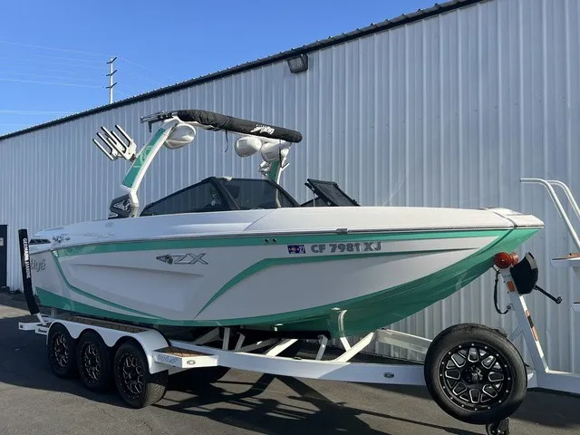 Slide: The Image of Tigé 23ZX 2020 - 2