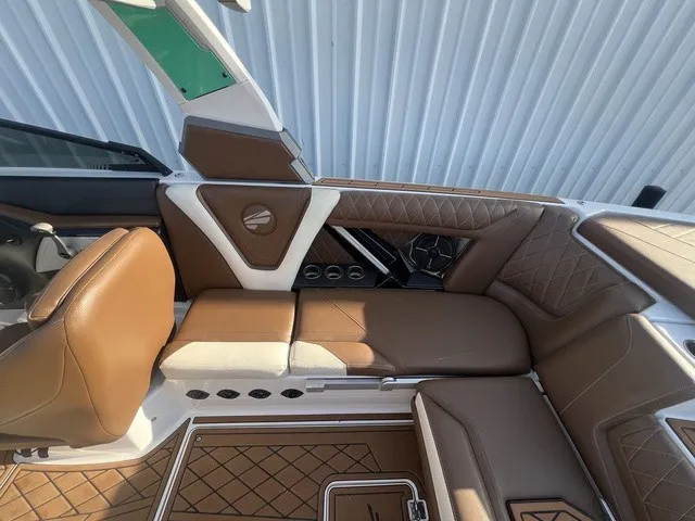 Slide: The Image of Tigé 23ZX 2020 - 11