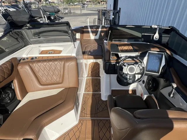 Slide: The Image of Tigé 23ZX 2020 - 15