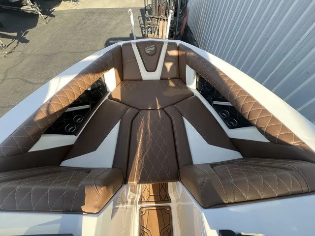 Slide: The Image of Tigé 23ZX 2020 - 7