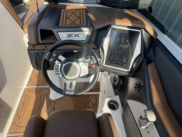 Slide: The Image of Tigé 23ZX 2020 - 14