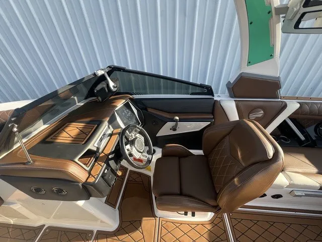 Slide: The Image of Tigé 23ZX 2020 - 12