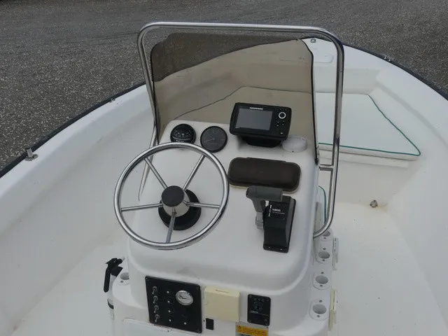Slide: The Image of Key Largo 160 Center Console 2004 - 15
