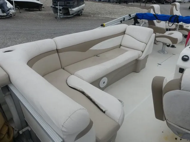 Slide: The Image of Southwind 229LC Hybrid Boat 229LC 2015 - 17